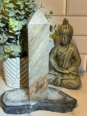 Large Sea Stone Crystal Obelisk Tower